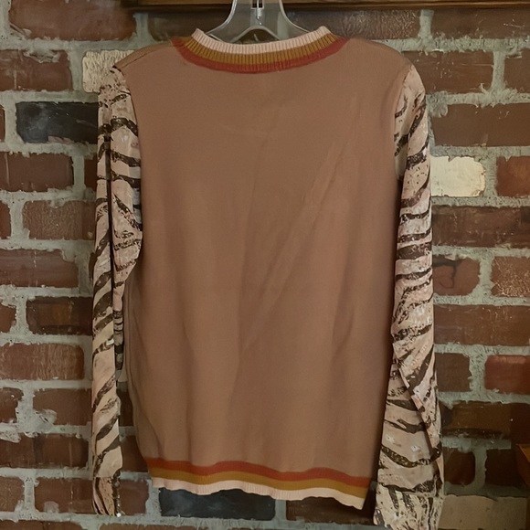 Mystree Sweater With Patterned Blouse Sleeve Size Small NWT - Picture 5 of 7